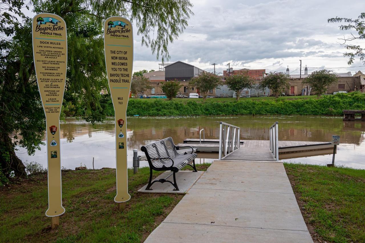 Chateau Royale, Pet Friendly, On Bayou, Downtown! Нью-Иберия Экстерьер фото